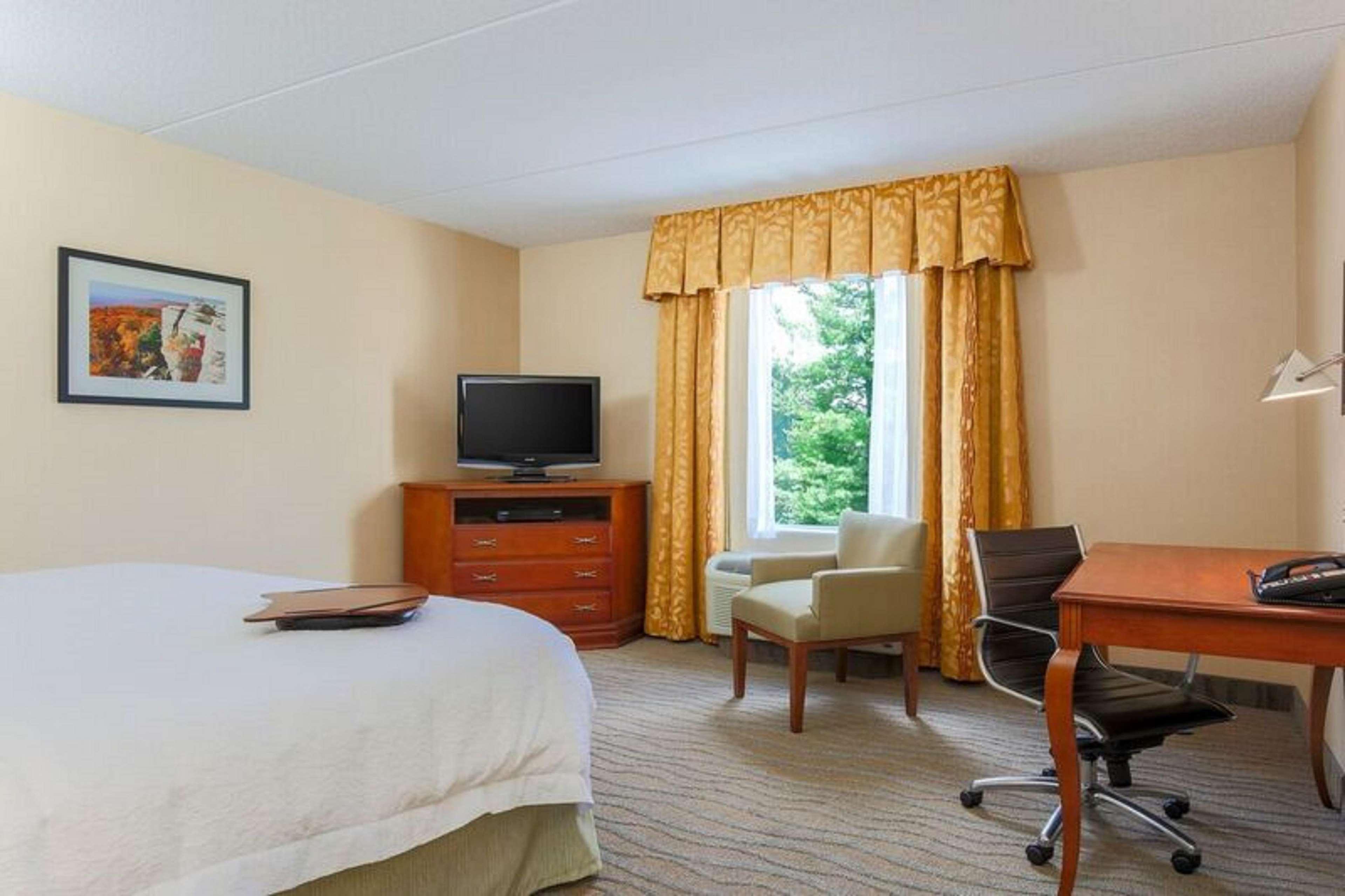Hampton Inn & Suites Poughkeepsie Spackenkill Exterior foto