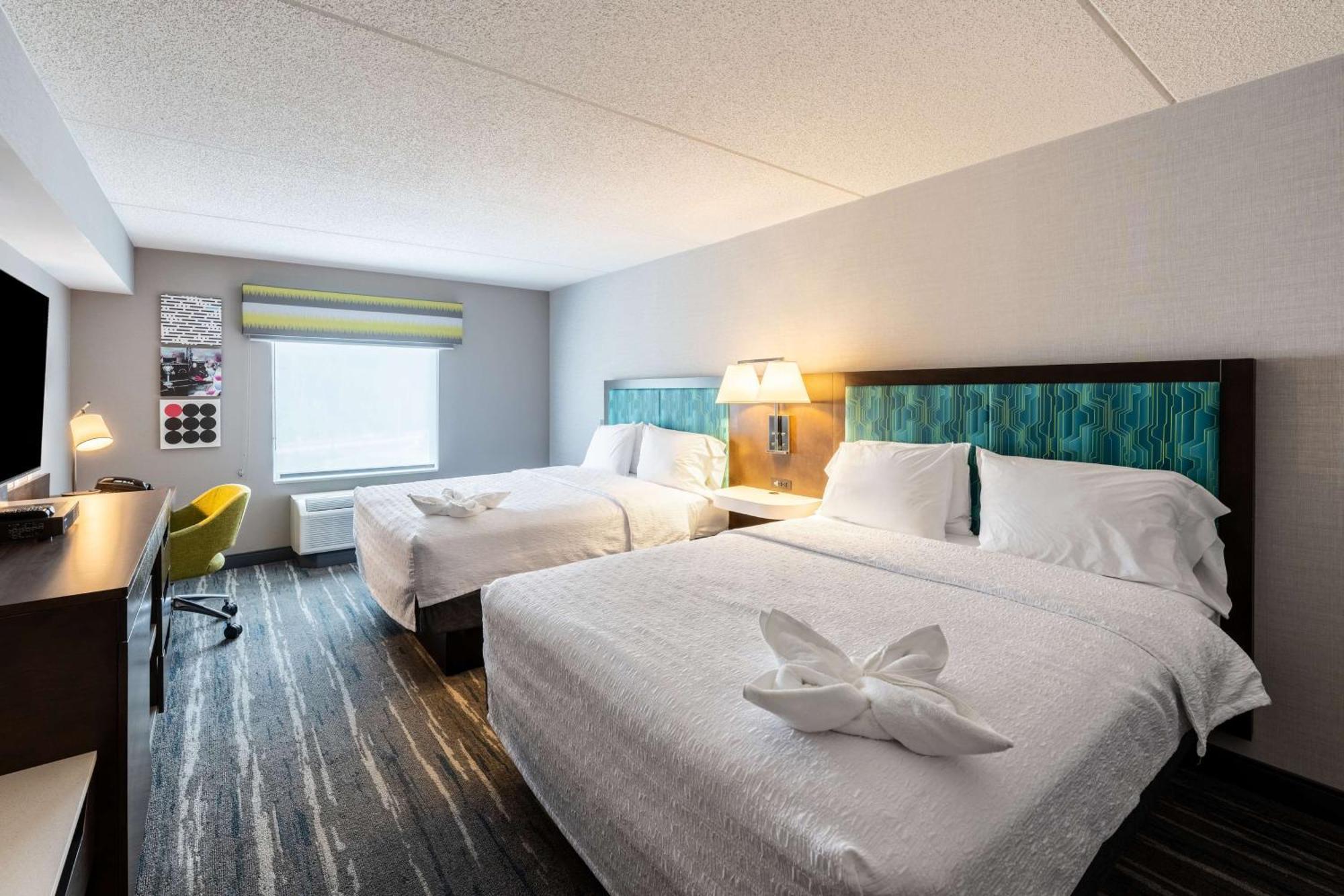 Hampton Inn & Suites Poughkeepsie Spackenkill Exterior foto