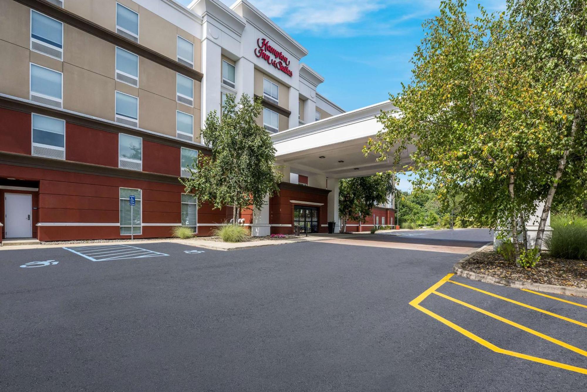 Hampton Inn & Suites Poughkeepsie Spackenkill Exterior foto