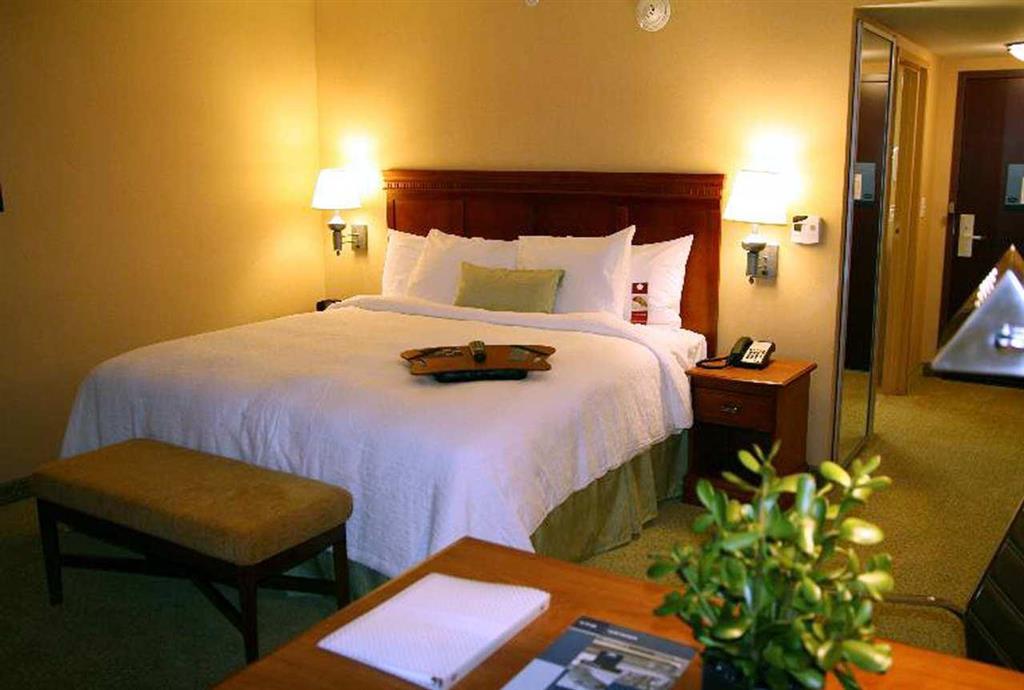 Hampton Inn & Suites Poughkeepsie Spackenkill Quarto foto